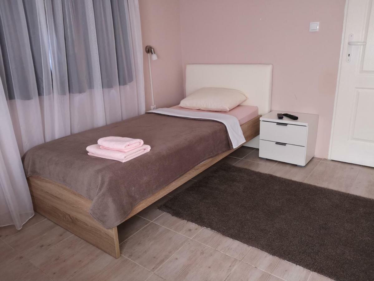 Apartment Dedine 哥鲁拜克 外观 照片